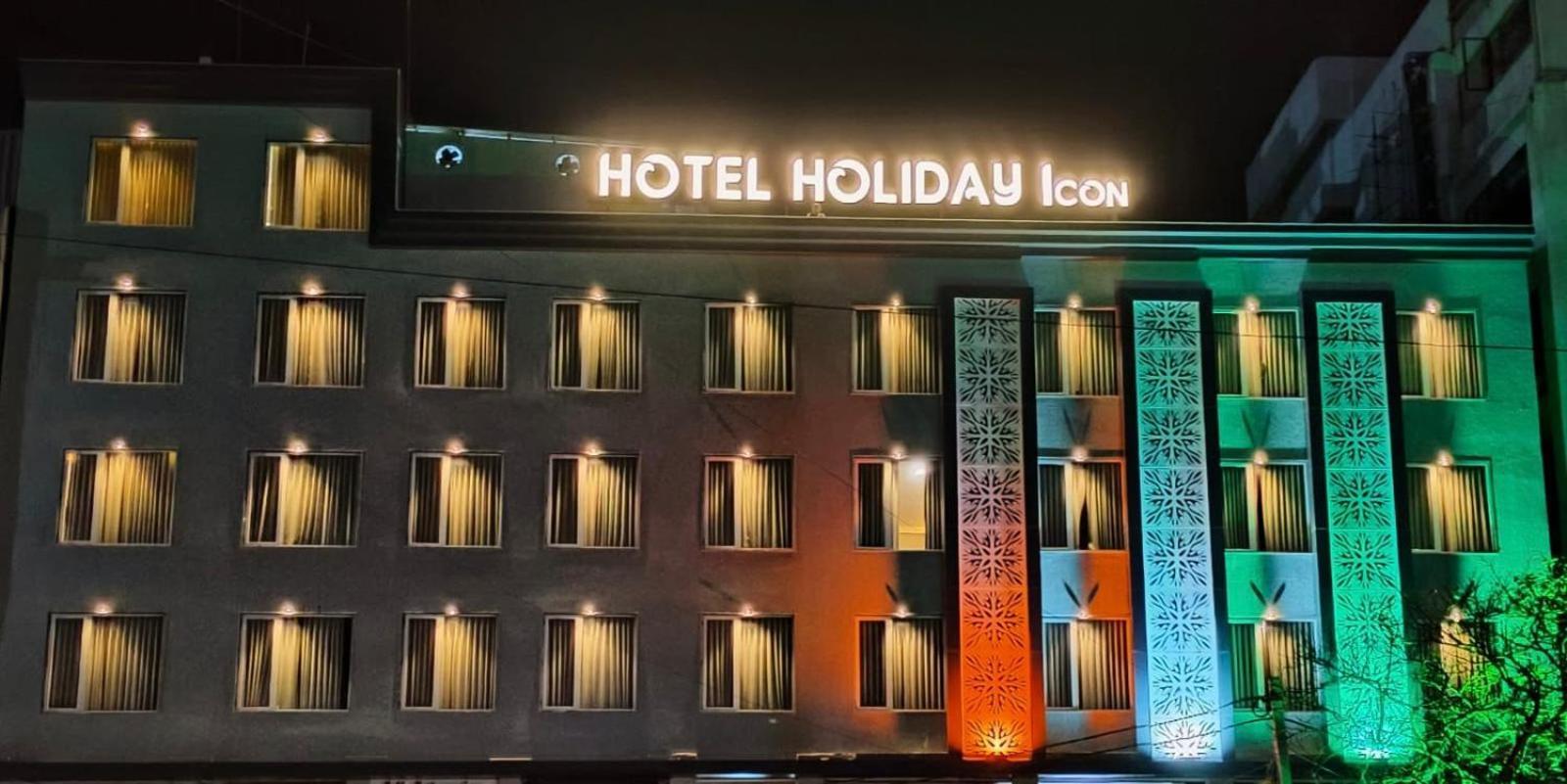 Hotel Holiday Icon Dwārka Esterno foto